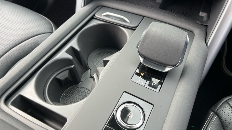 Land Rover Discovery 3.0 D350 Dynamic SE 5dr Auto Diesel Station Wagon